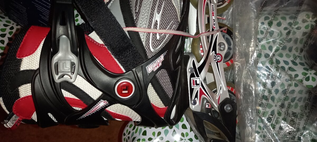 Kolieskové korčule - 12