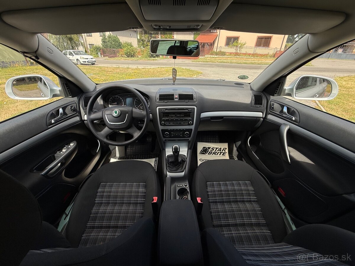 Škoda Octavia Combi 1.6 TDI Ambiente (2012, 168.000km) - 12