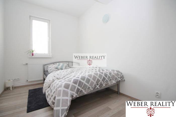 2-izb. v úplnom cenre Gorkého ul.pri pešej zóne, cena vrátan - 12