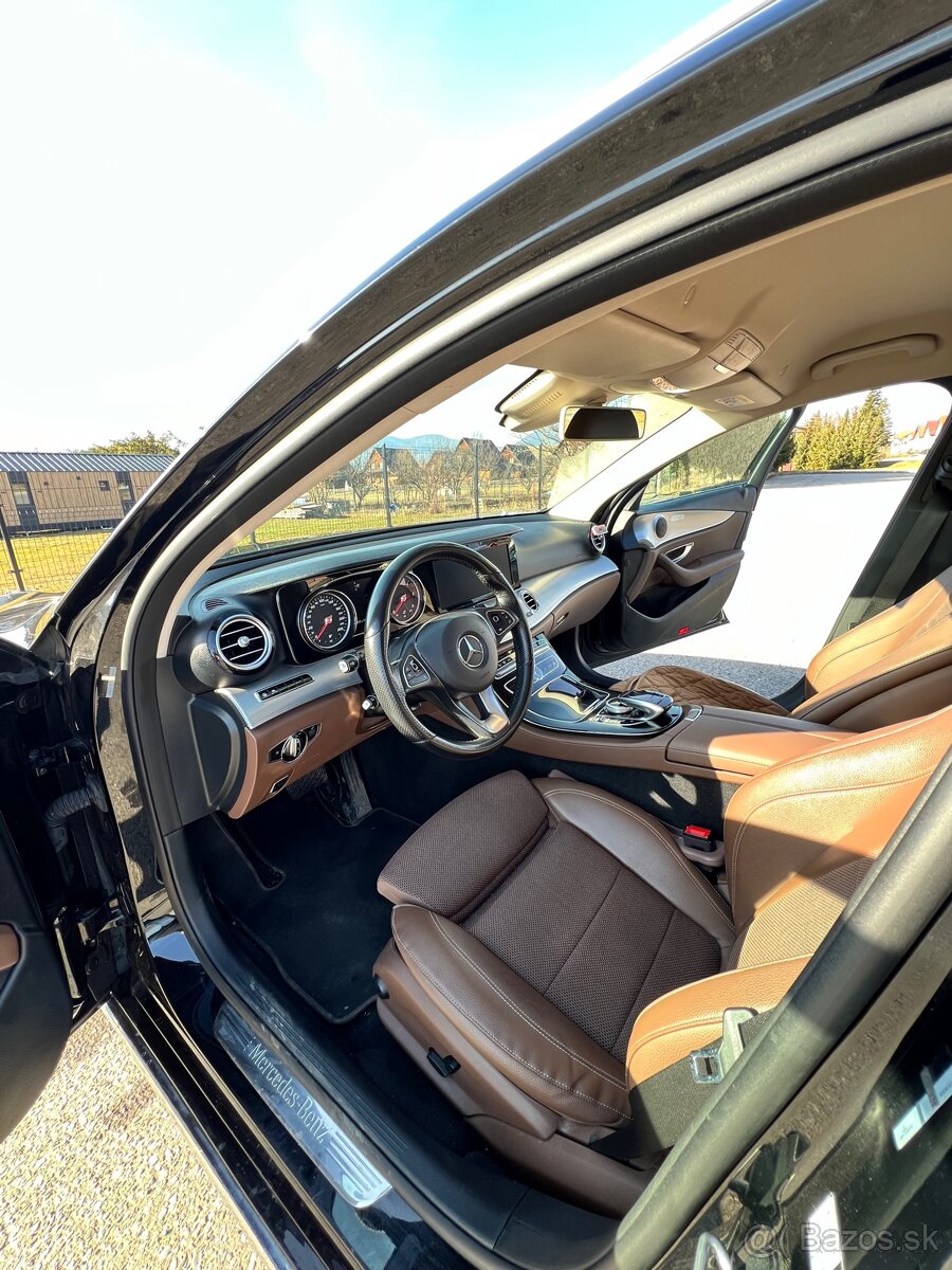 Mercedes-Benz E - 12