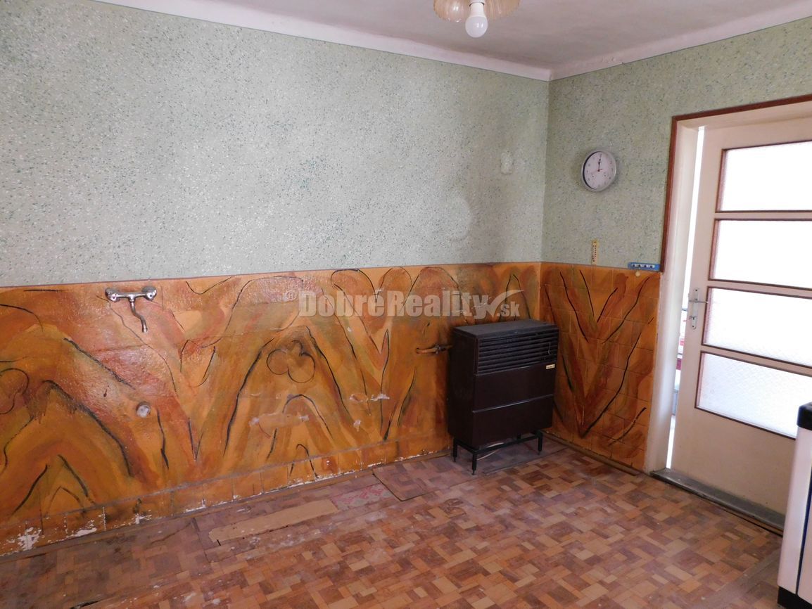 Ponúkame Vám na predaj 4-izb. rodinný dom vo Dvoroch nad Žit - 12