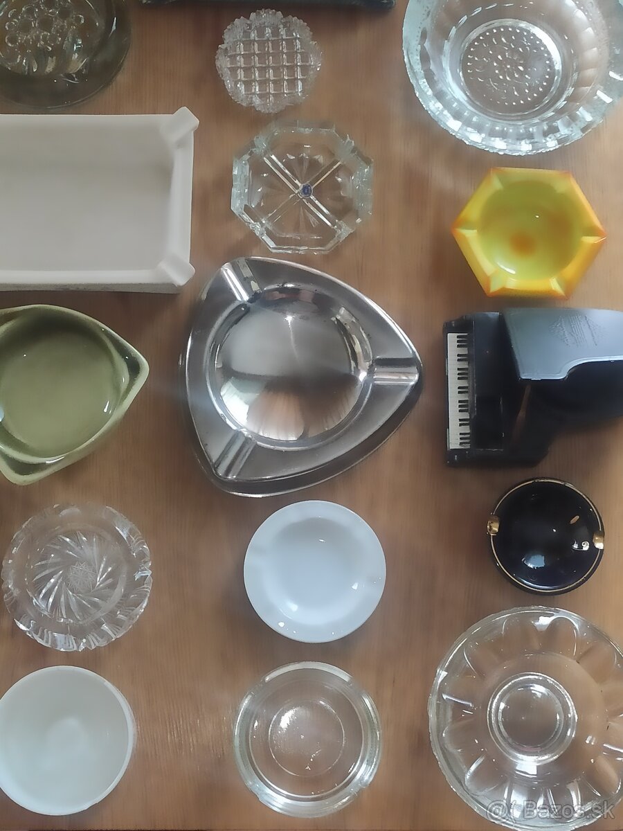 Kolekcia starých popolníkov - 12