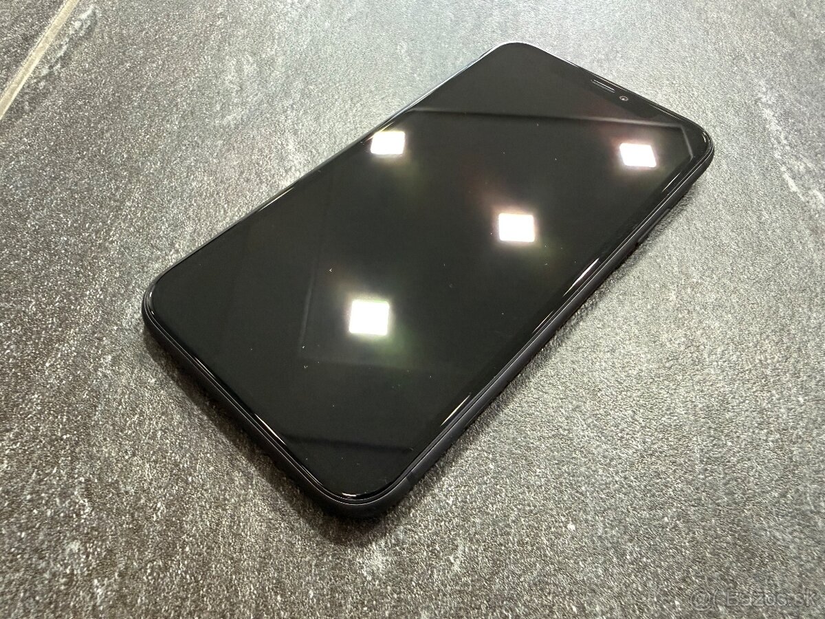 Apple iPhone 11 64 GB Black NOVÝ - 12
