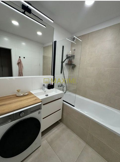 Kompletne zrekonštruovaný 3-izbový na ulici Narcisová v Brat - 12