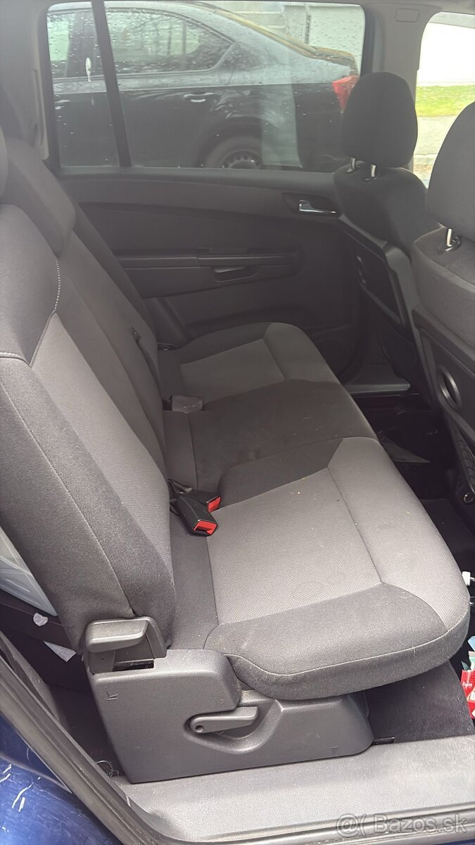 Opel Zafira 1.8 Benzín Automat - 12