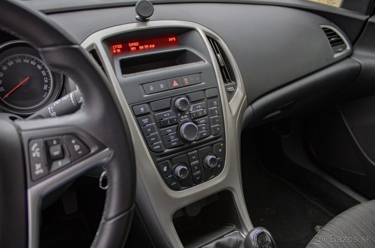 Opel Astra J 1.4 74 kW - 12