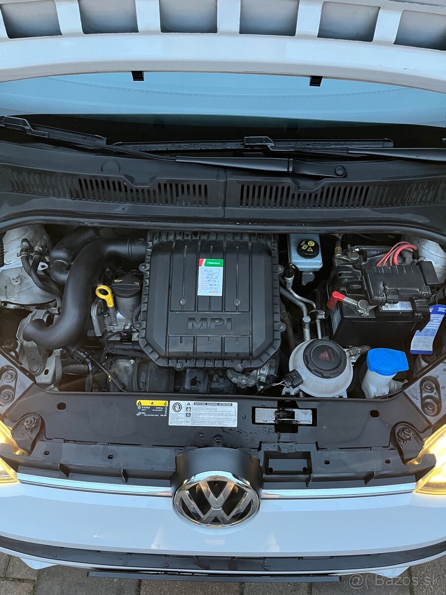 Volkswagen UP 1.0MPI - 12