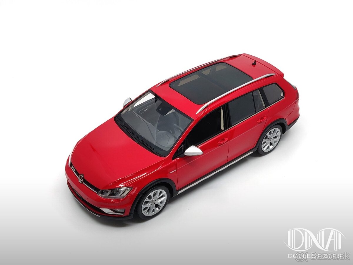 VOLKSWAGEN GOLF VIII - 1:18 DNA - 12