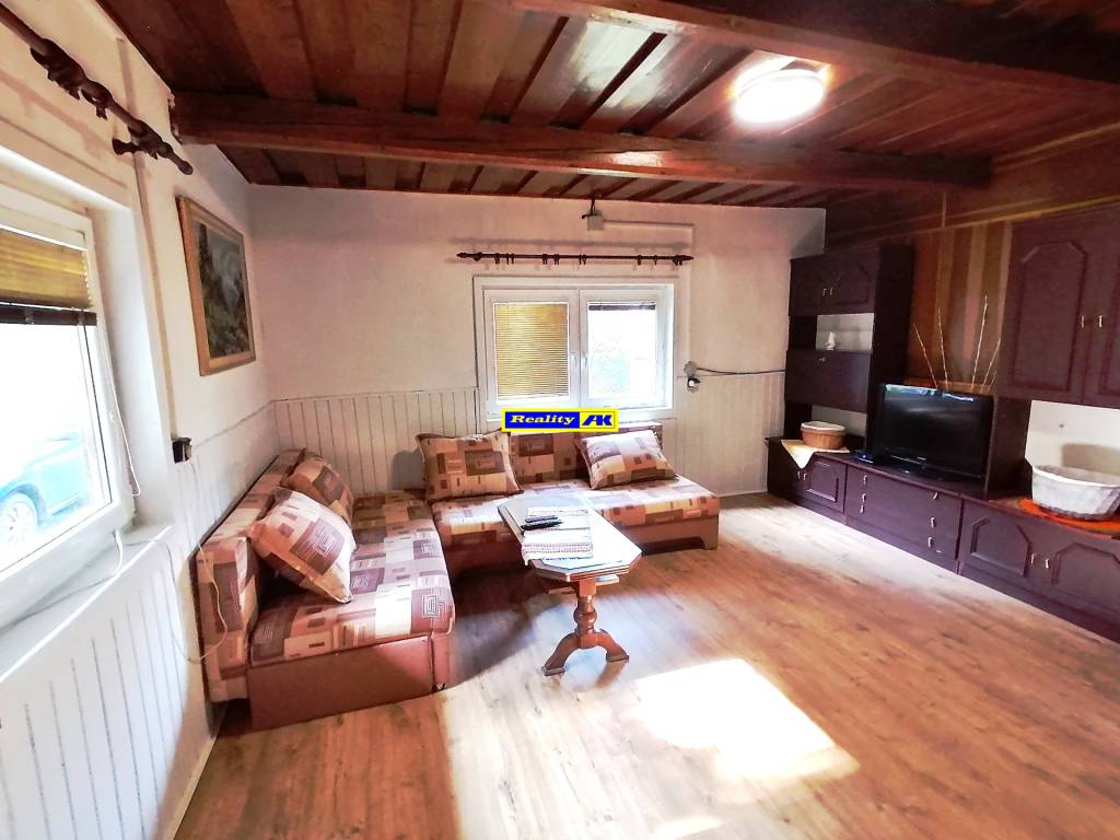 Chata vo Vrútkach po kompletnej rekonštrukcii - 12