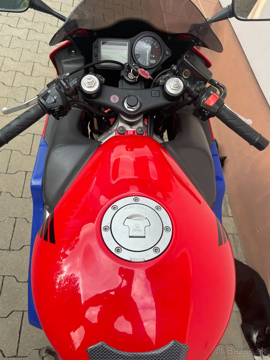 Honda CBR 600F F4i - 12