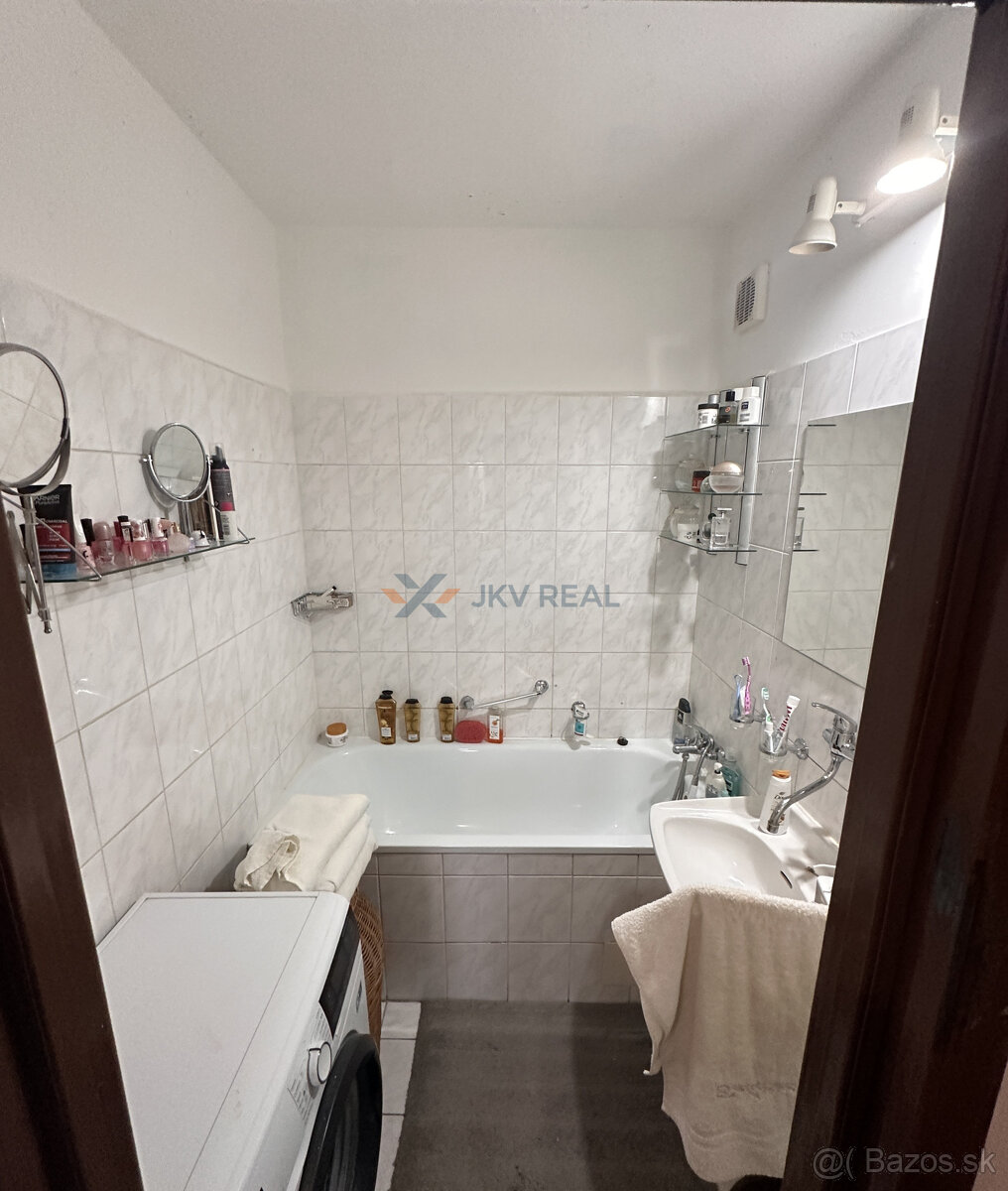 Na predaj 3-izbový byt vo Vrakúni s dvoma balkónmi - 12