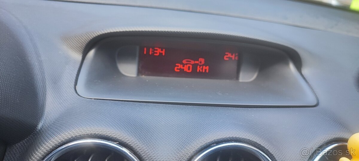 Peugeot 308 1,4e 95k 5P - 12