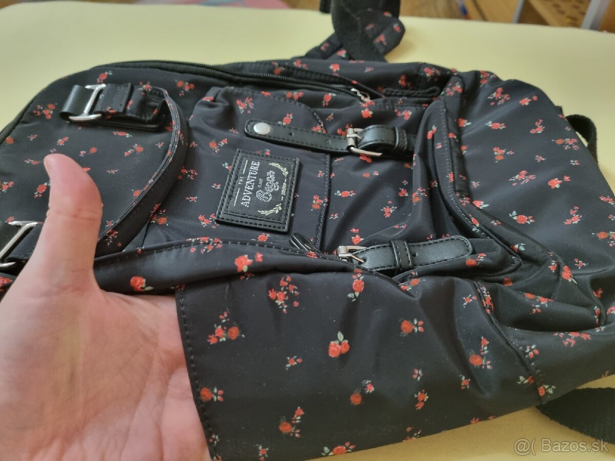 Čierny plecniak s vreckom CROPP - 12