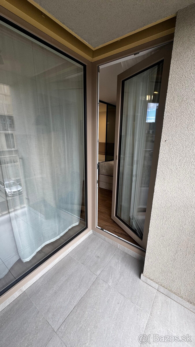 1-izbový byt na prenájom spolu s Cabrio FIAT 500 - Bory - 12