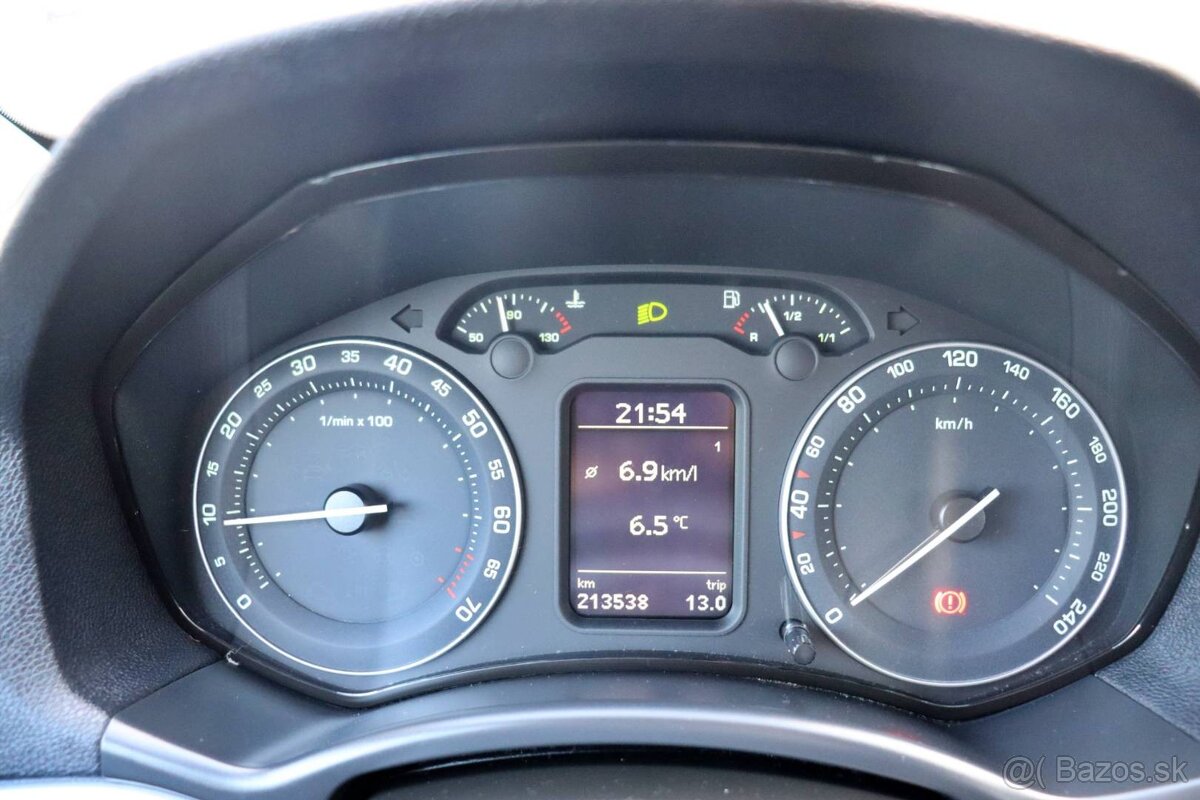 Škoda Octavia 1.6 Ambiente - 12