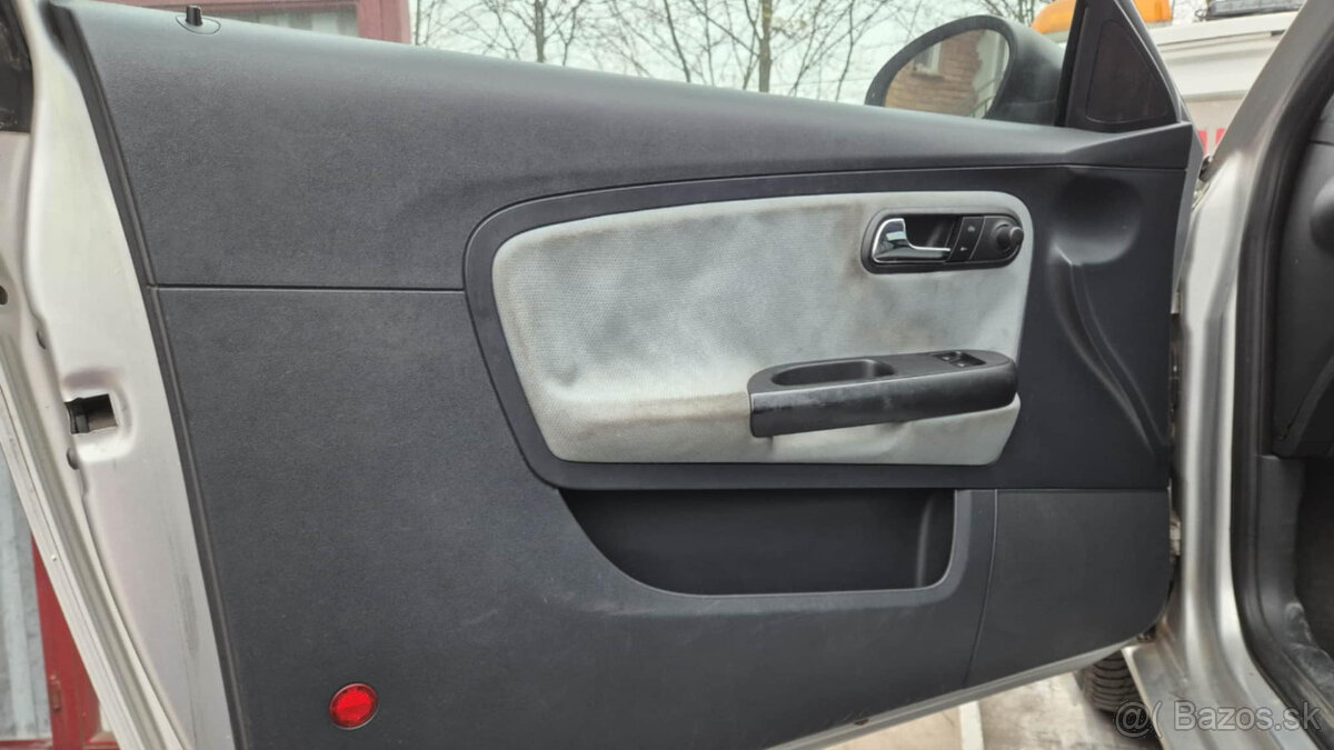 Seat Ibiza 1,4i 55kw - 12