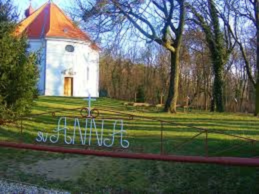 Záhrada s chatou, krásne prostredie pri potoku, studňa, ele. - 12