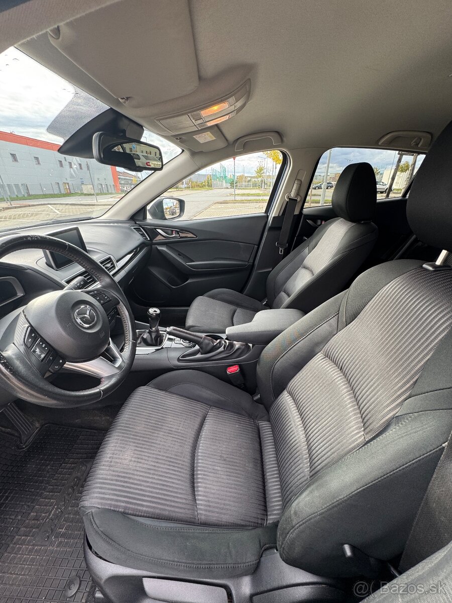 Mazda 3 1.5i (74kW) - 12