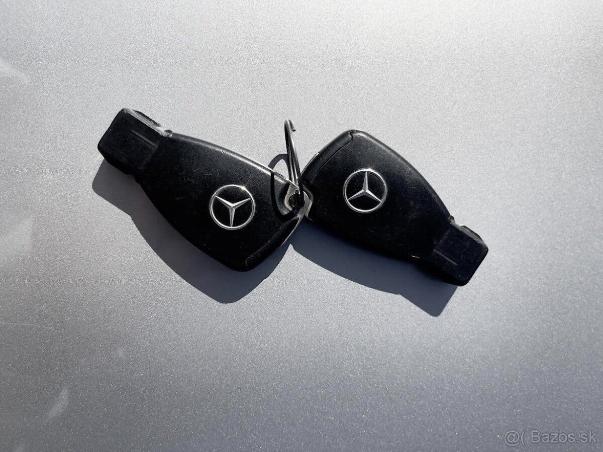 Mercedes E 280 CDI 4MATIC - 12