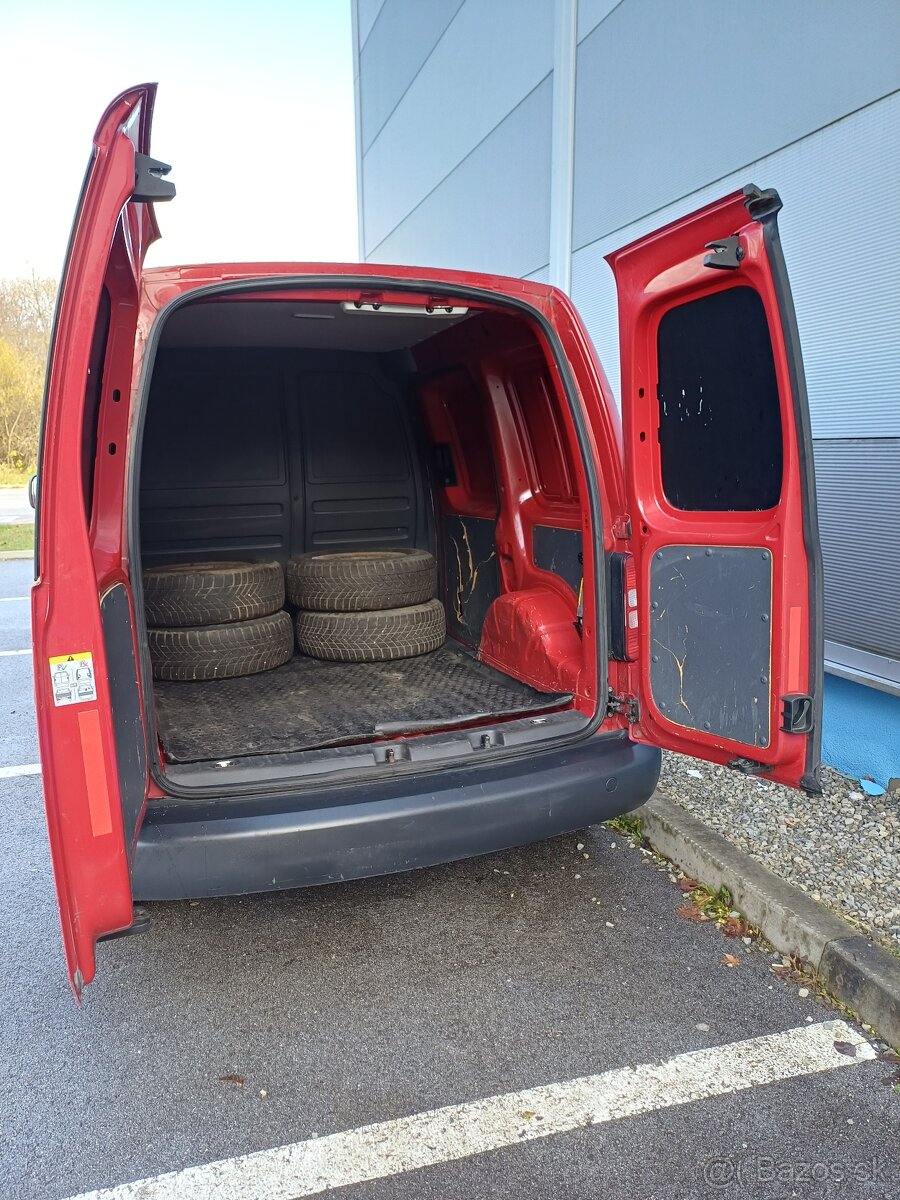 VW Caddy 1,6 tdi - rok 2014 - 1 majiteľ - pravidelný servis - 12