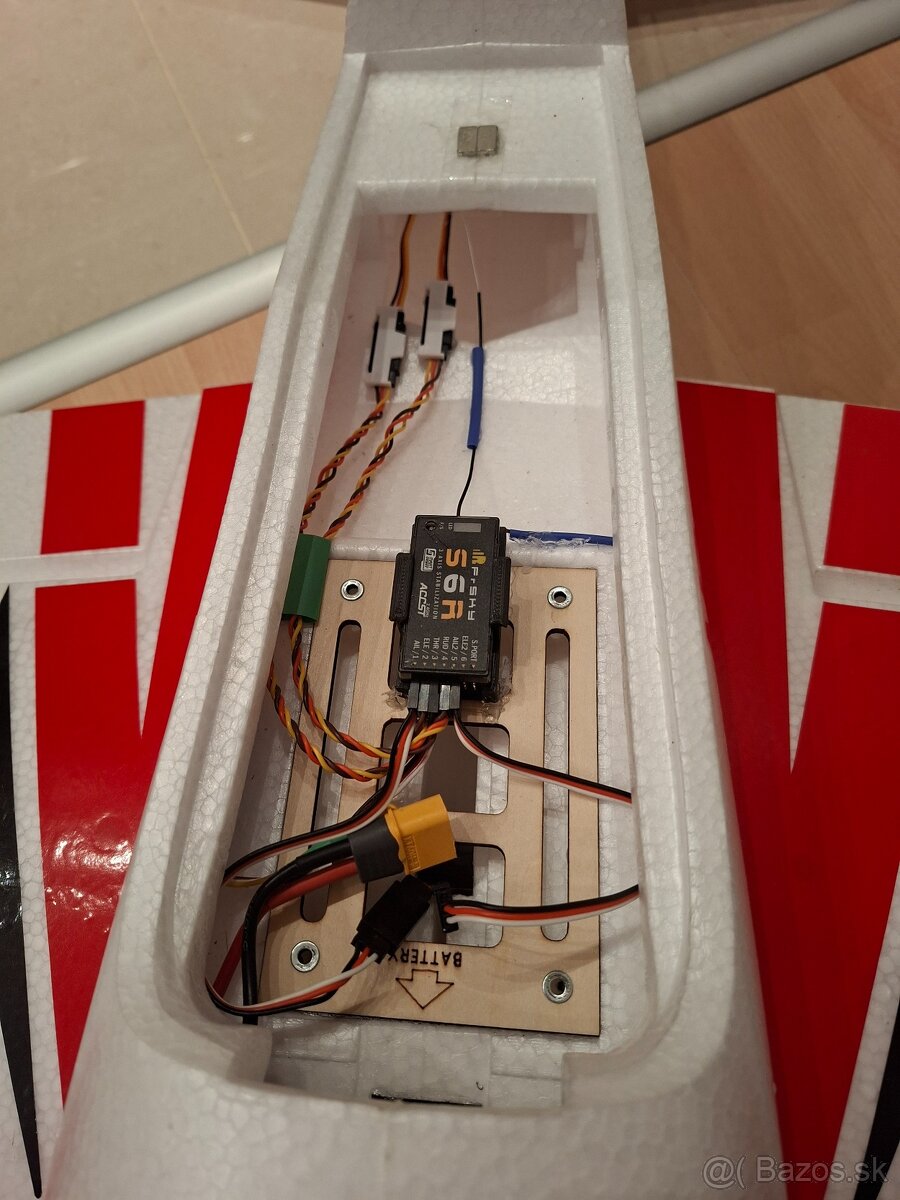 RC lietadlo Extra 300 NG - 12