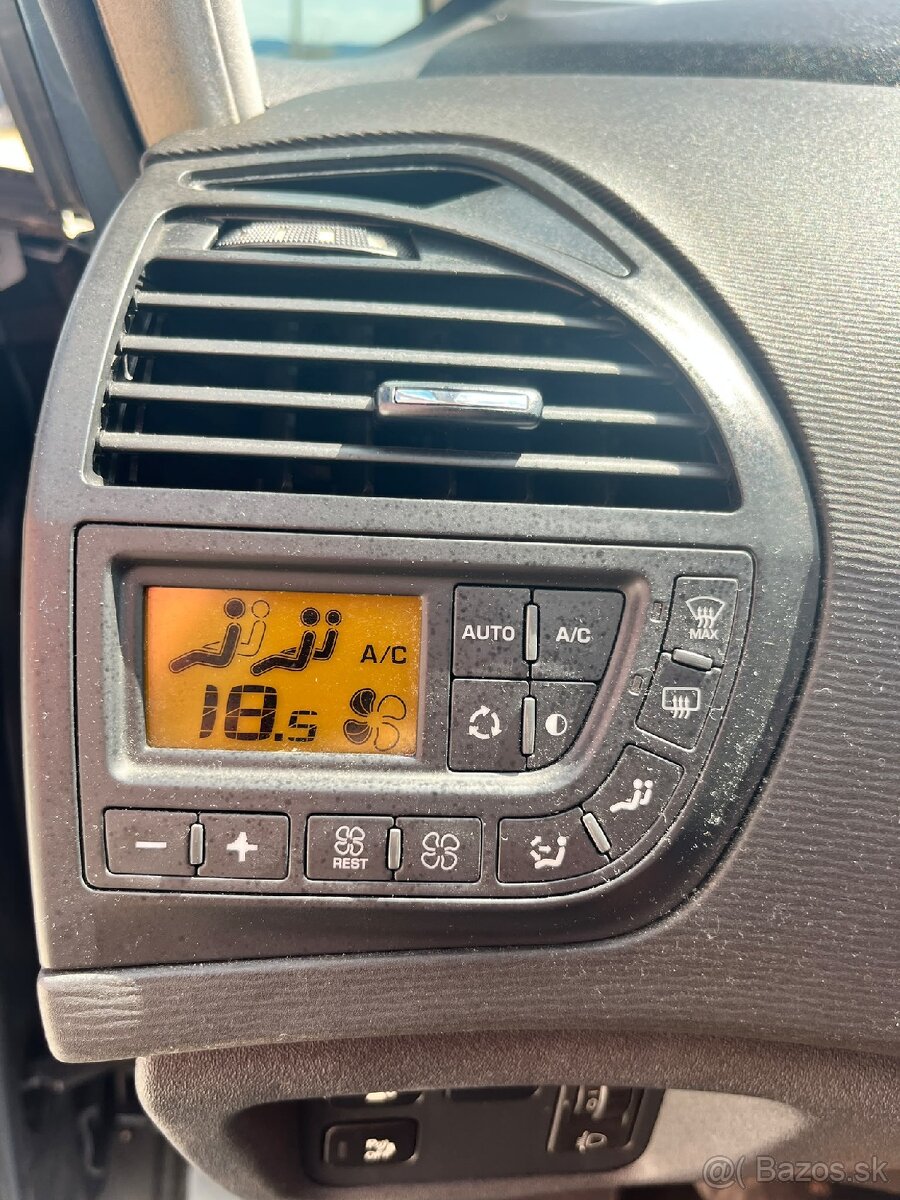 Predám Citroen C4 Picasso 1.6HDI r.v.2010. - 12