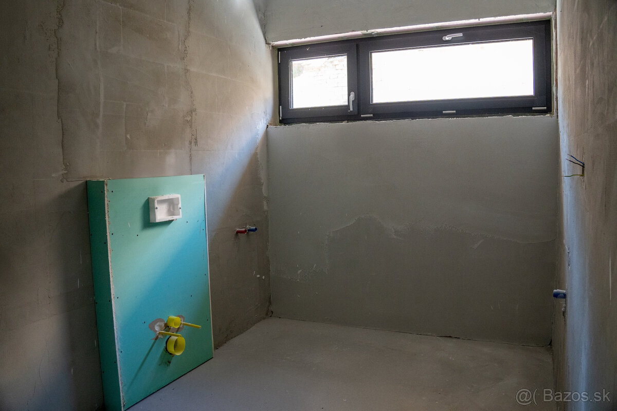 Rodinný dom s moderným vidieckym dizajnom - 12