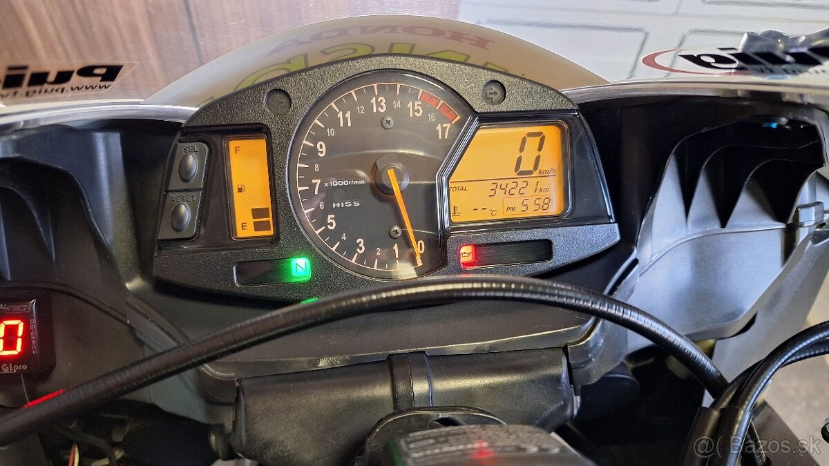 Predám Honda cbr 600rr 2008 - 12