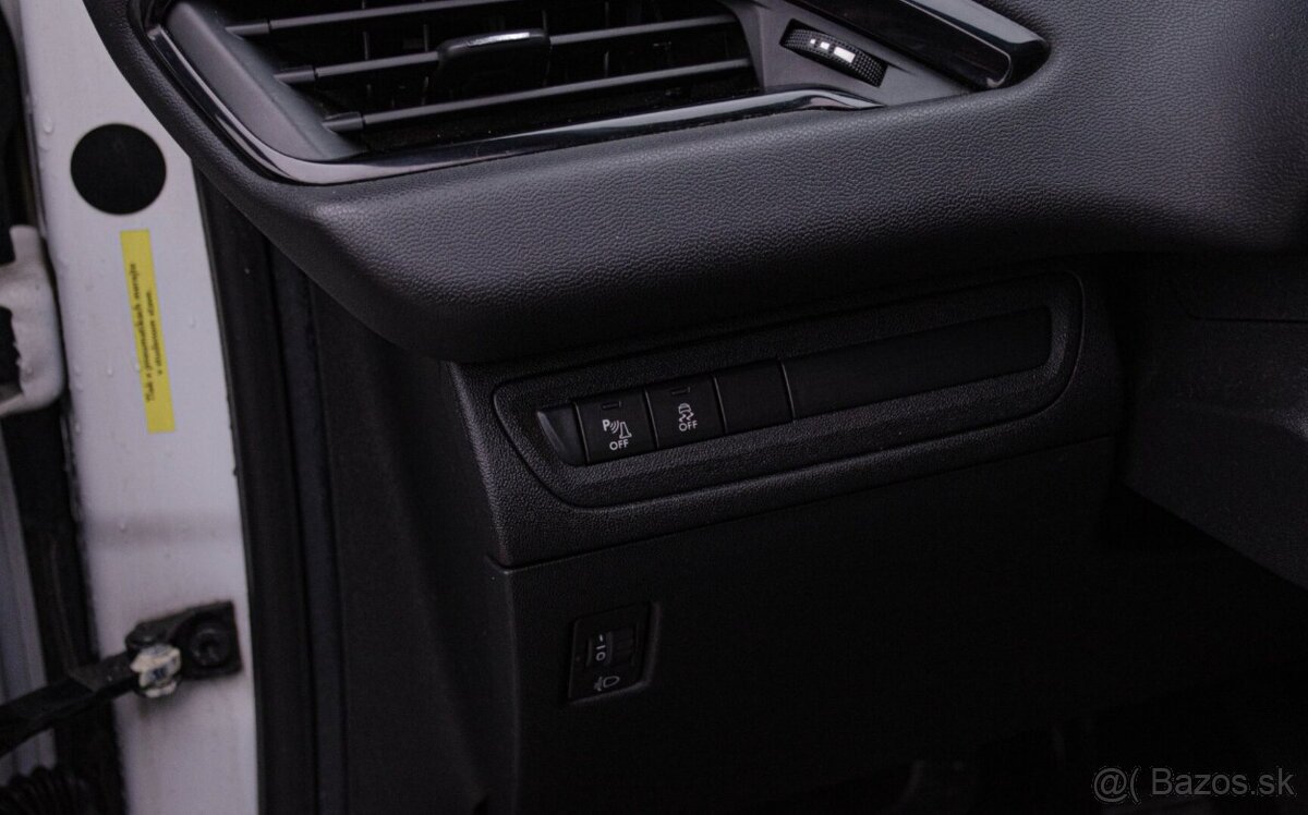 Peugeot 208 1.6 BlueHDi - 12