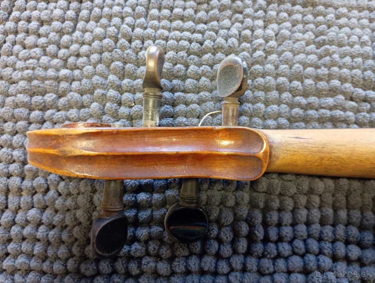 Husle 4/4, r.1885 - 12