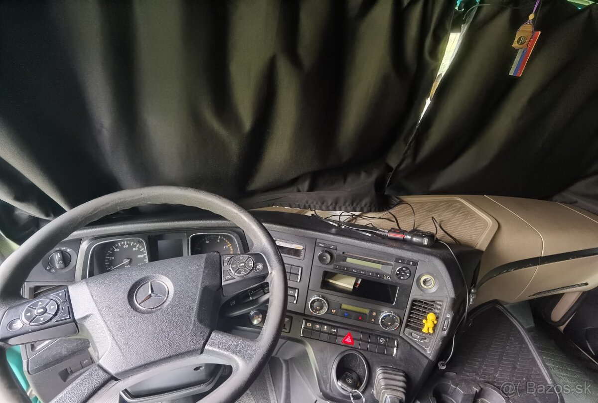 Ťahač actros 1845 mega - 12