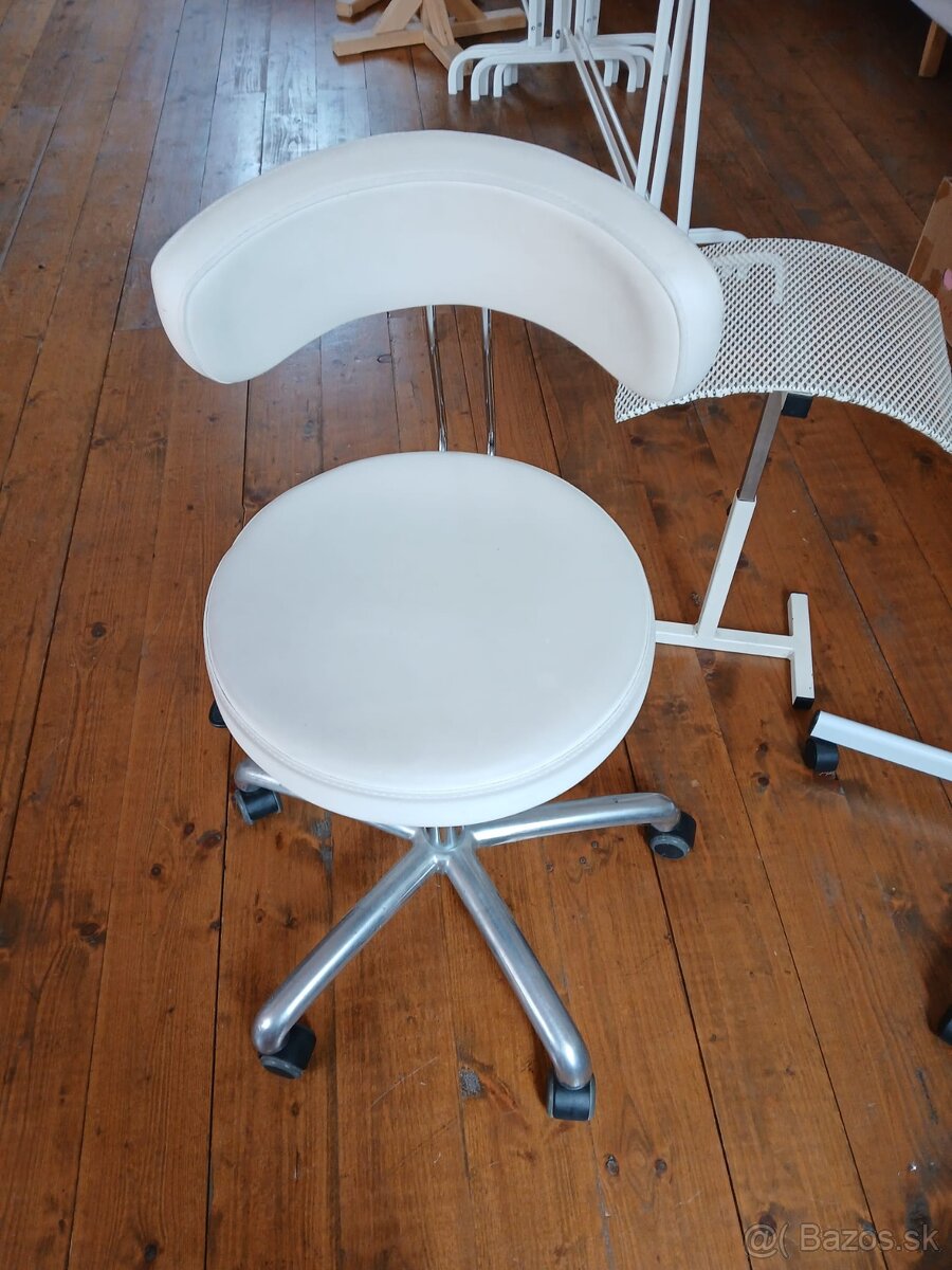 Prítroje a materiál pre pedikúru a manikúru - 12