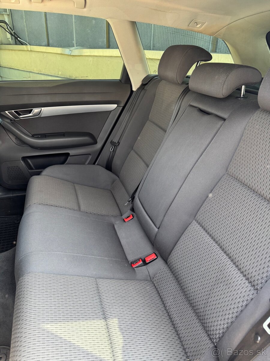 AUDI A6 Avant 2.0 TDI (2010) - 12