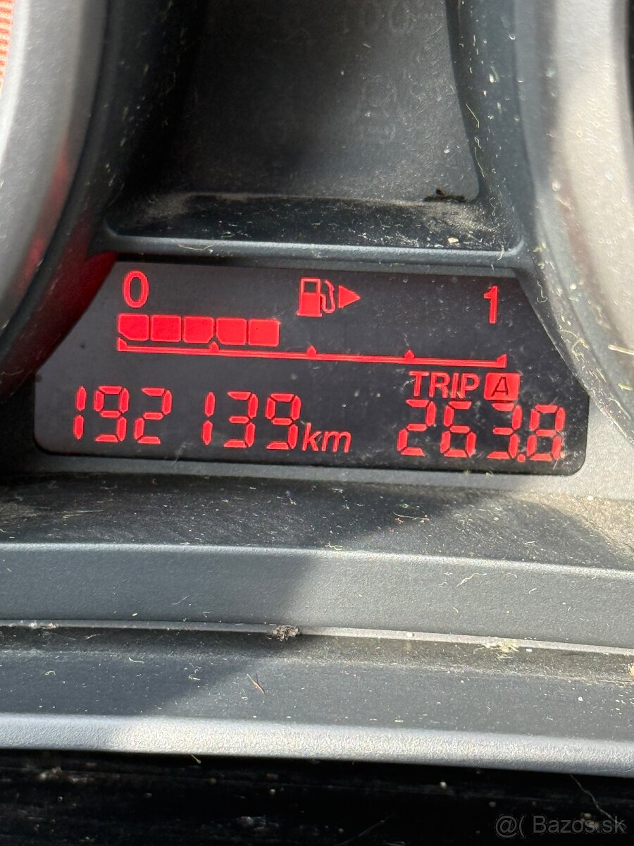 Mazda 5 7 miest - 12