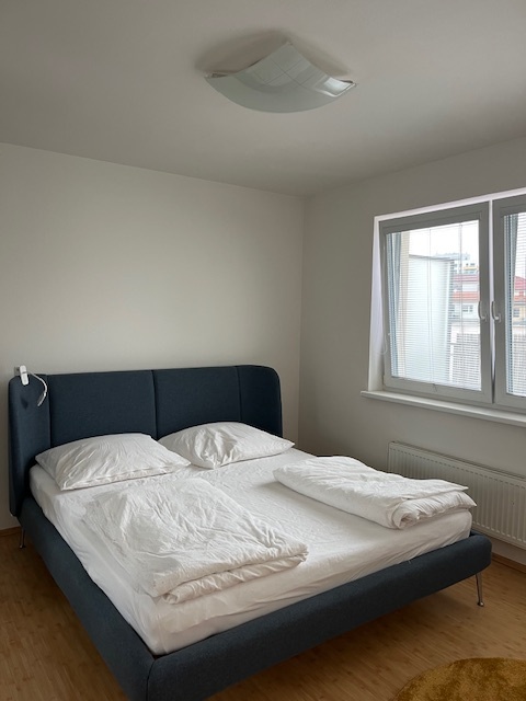 Prodám vybavení bytu 2+kk IKEA a ETA - 12