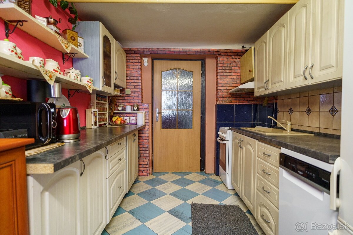 Ponúkame Vám exkluzívne na predaj rodinný dom vh - 12