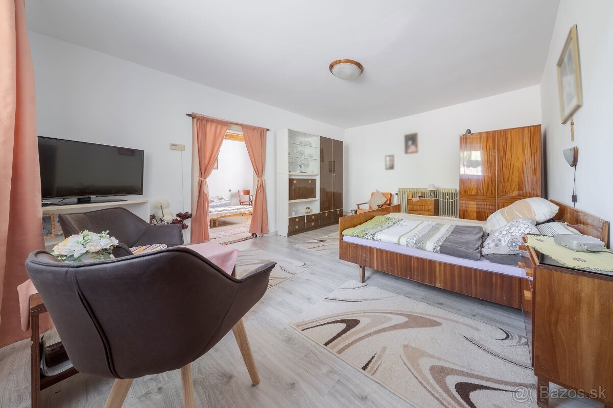 Útulný dvojpodlažný RD s terasou v lone prírody • Gelnica • - 12