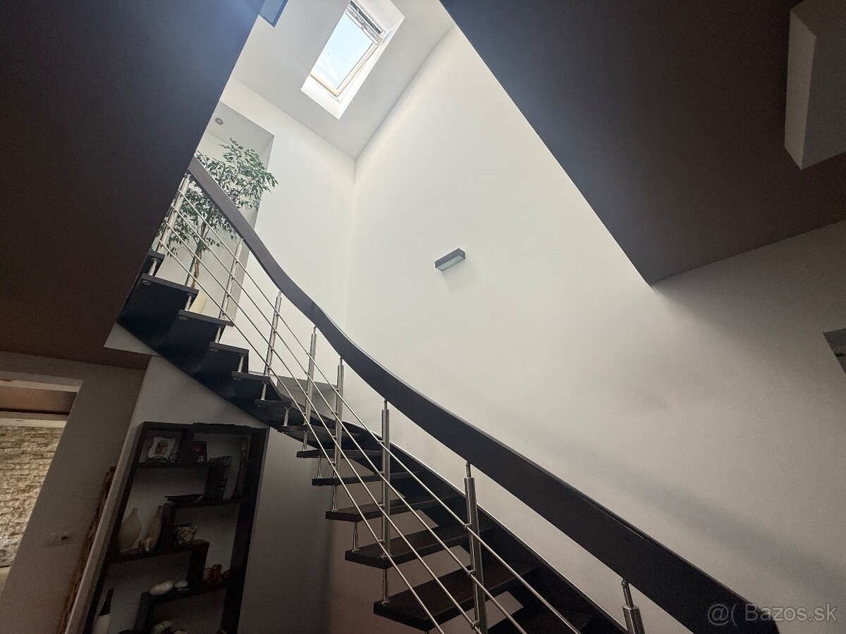 4 izbový luxusný rodinný dom | Mojš - 12