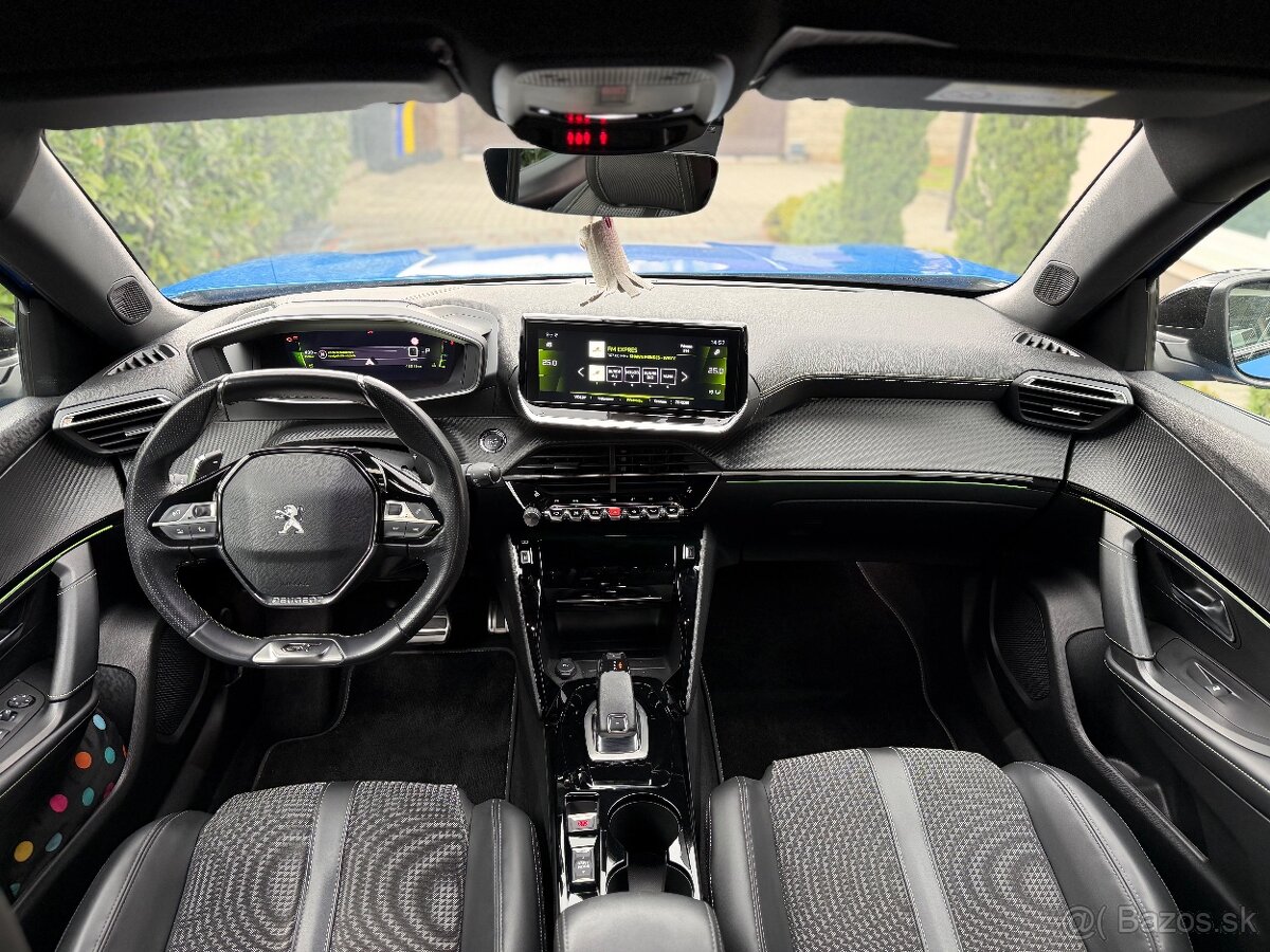 Peugeot 2008 GT - 12