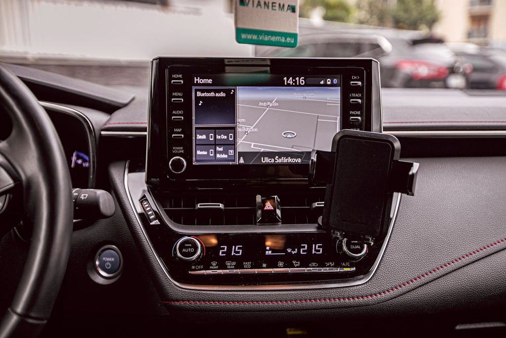 Toyota Corolla Combi TS 2.0 Hybrid GR Sport, DPH - 12