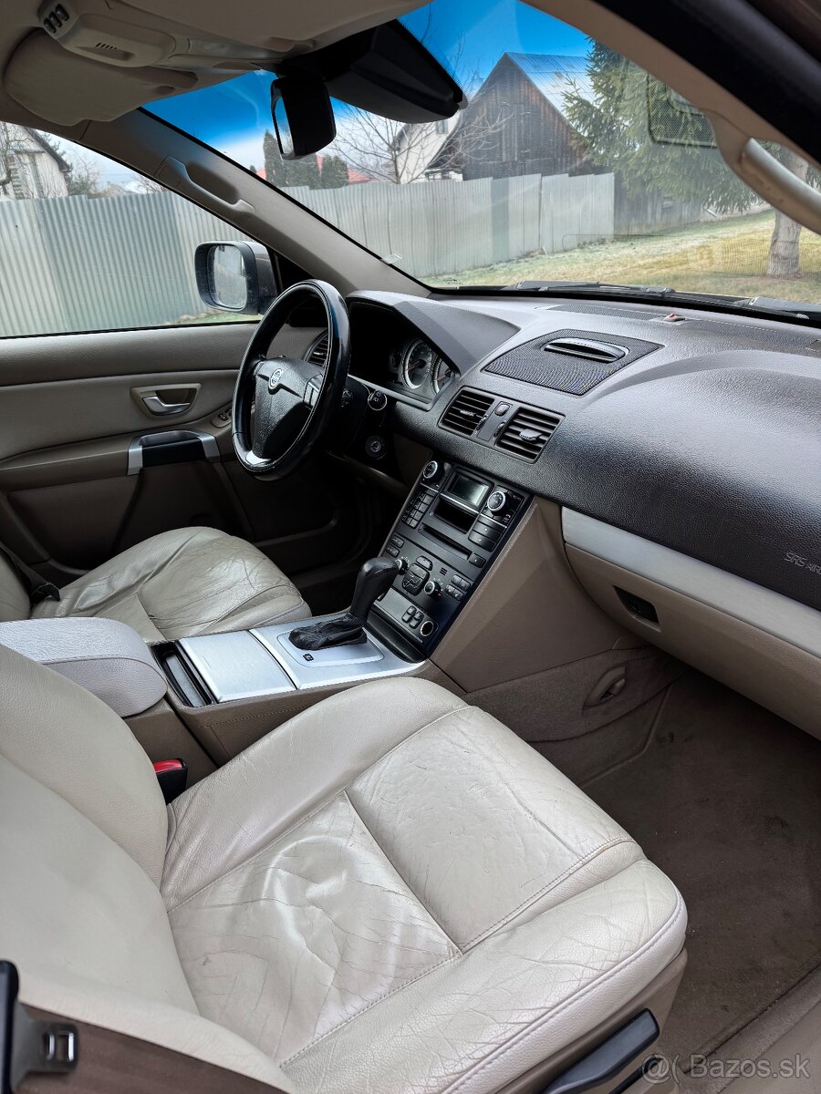 Volvo XC90 2.4D D5 147KW 7Miestne AWD RV2014 SUMMUM 4x4 - 12
