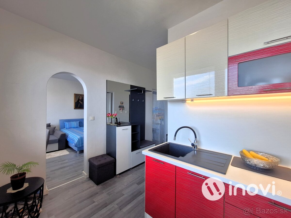 Exkluzívne zariadený 1-izbový byt s loggiou - 12