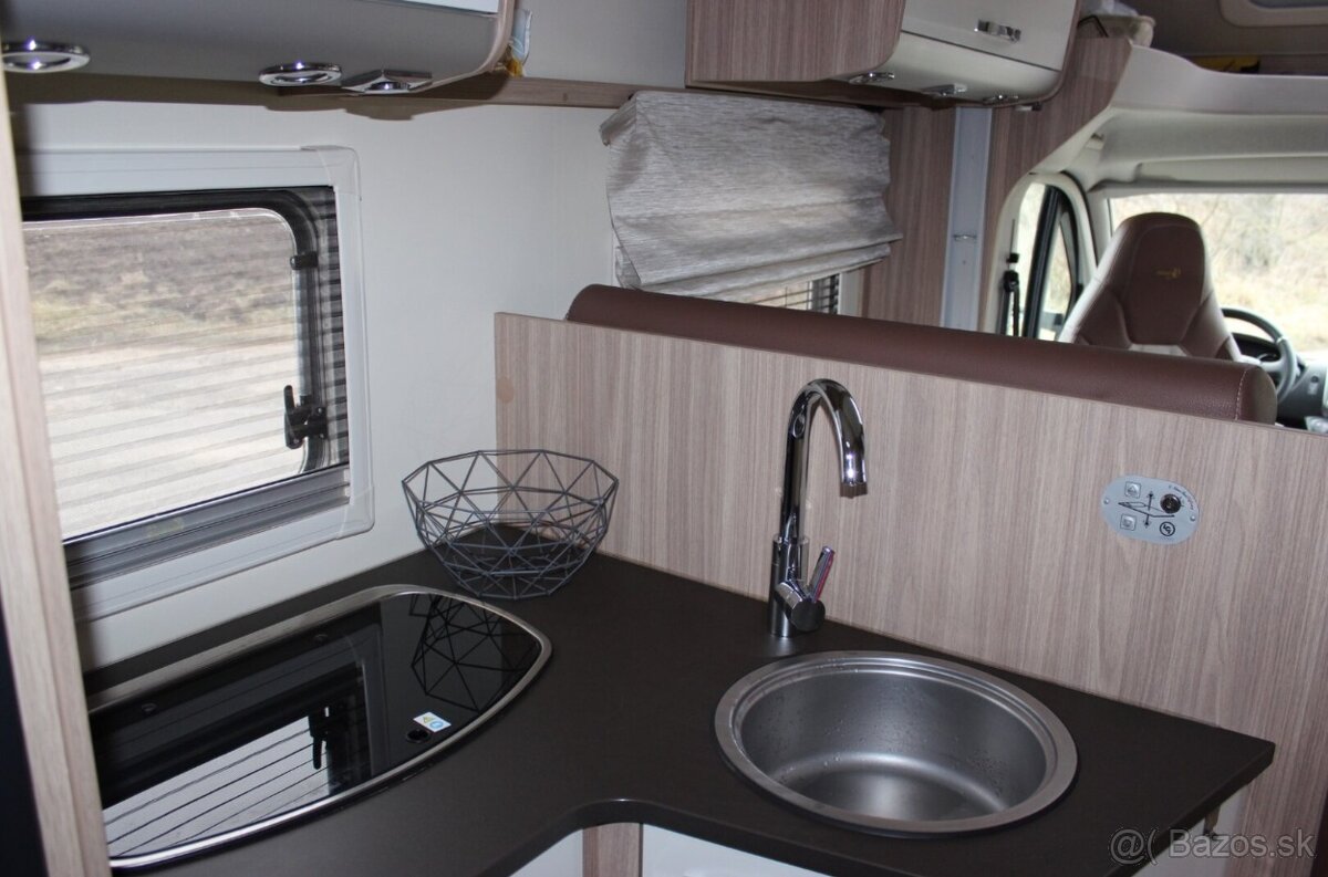 Burstner IXEO 710 TOP STAV - 12