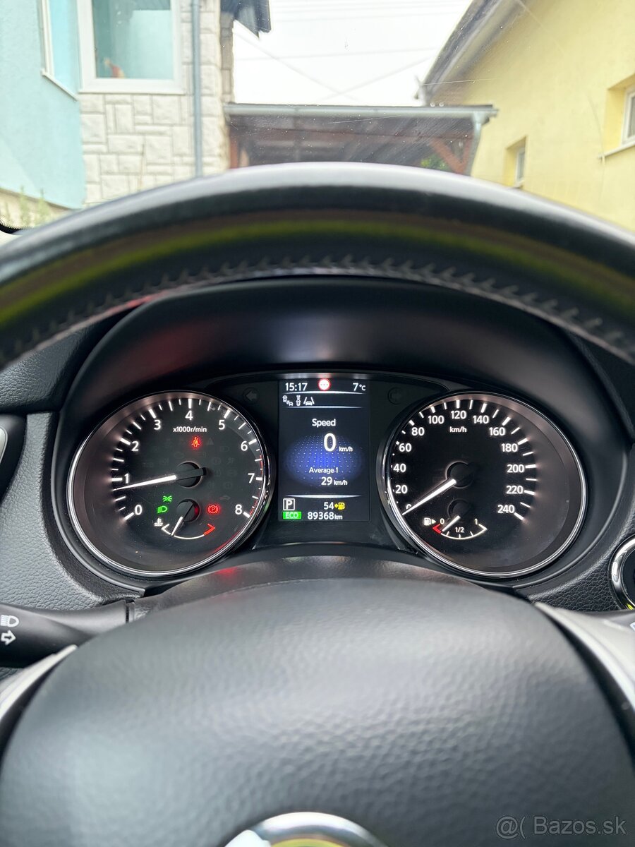 Nissan Qashqai 1.2 - 12