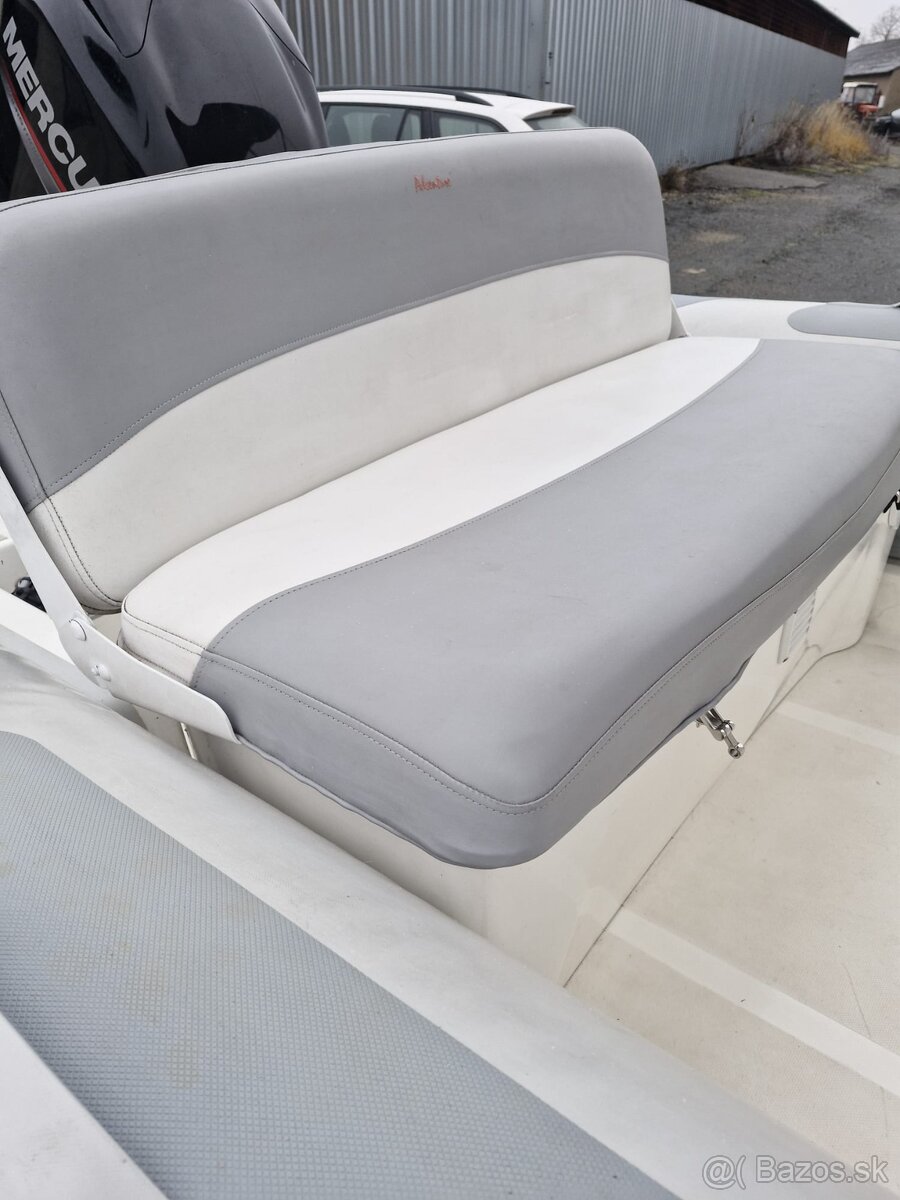 motorový čln ADVENTURE V-500 - 12