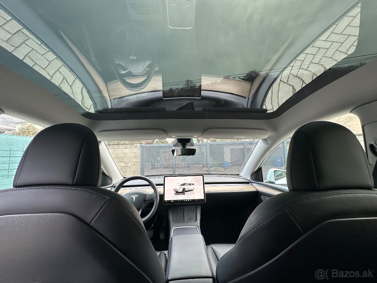 Tesla Model Y 75kWh Long Range AWD - 12