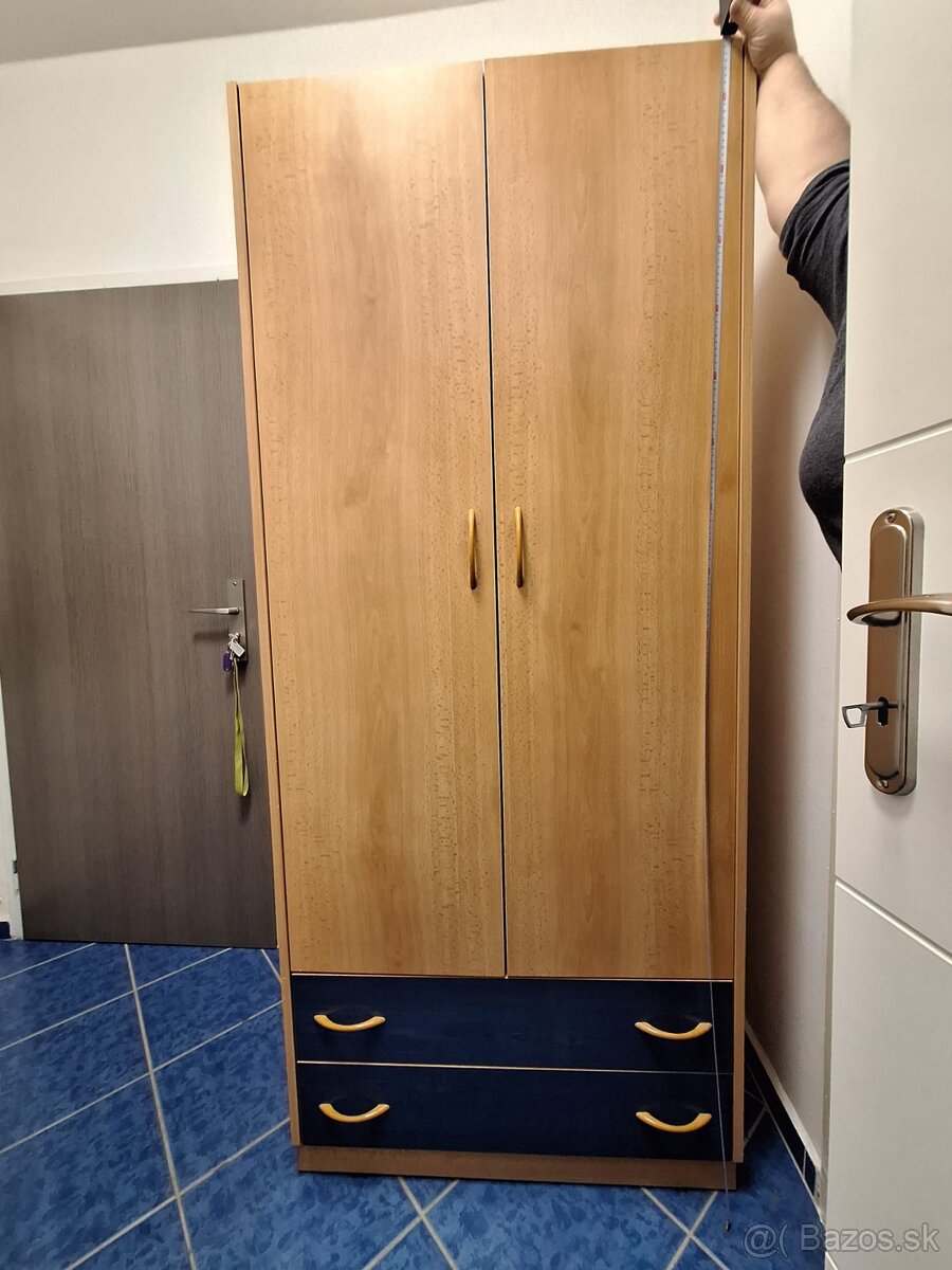 Skrina na kabàty so šuflìkmi - 12