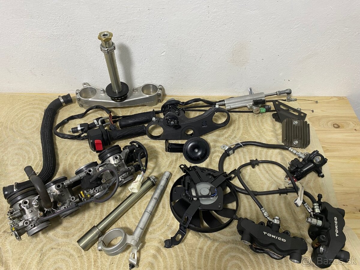 Suzuki GSXR1000 K7/K8 - 12