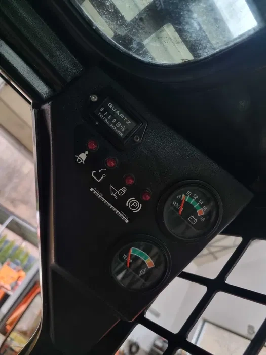 Šmykom riadený nakladač BOBCAT S70 Dovezený z Nórska 2018 Vý - 12