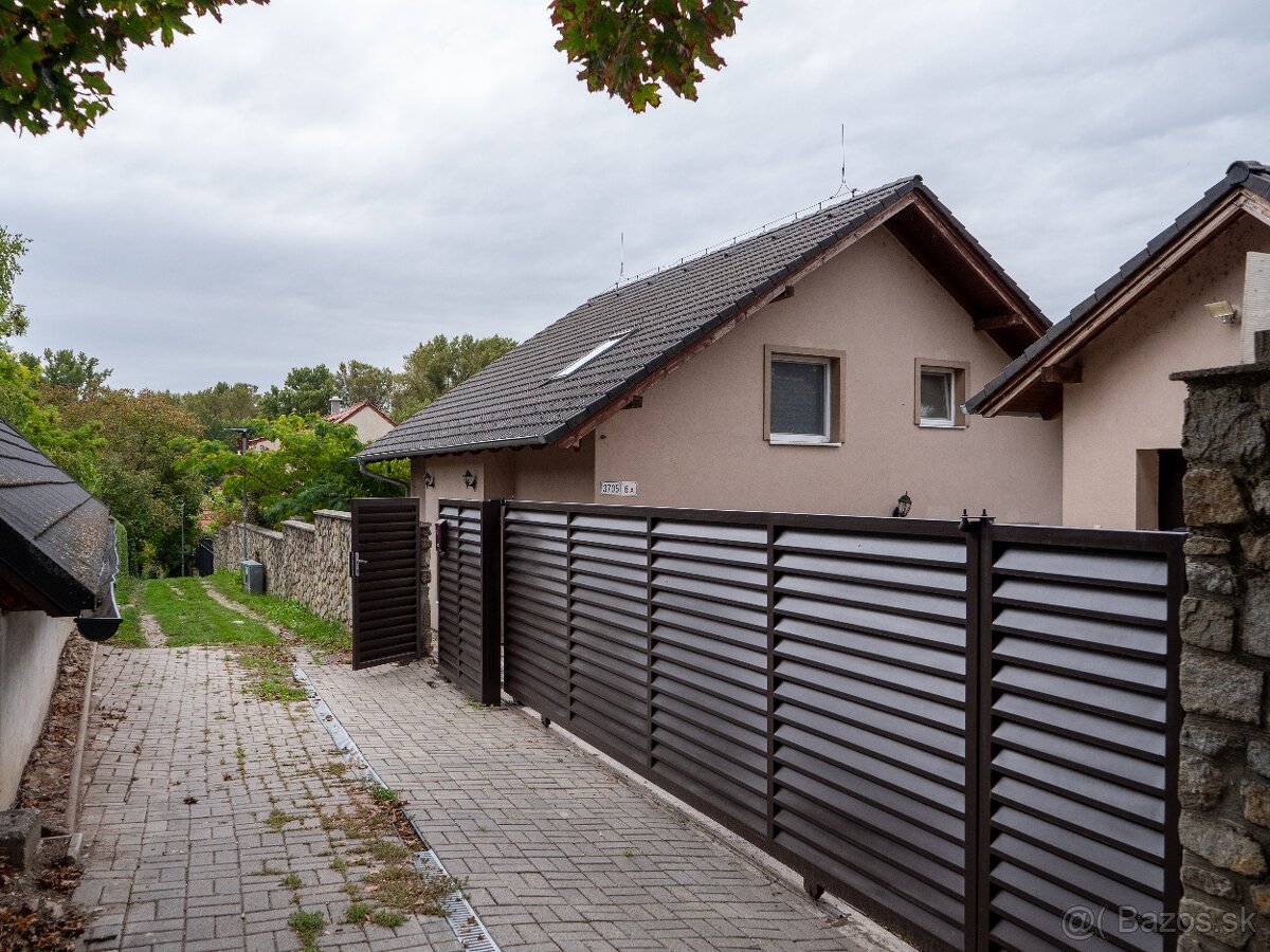 Rodinný dom s výhľadom na hrad Devín - 12